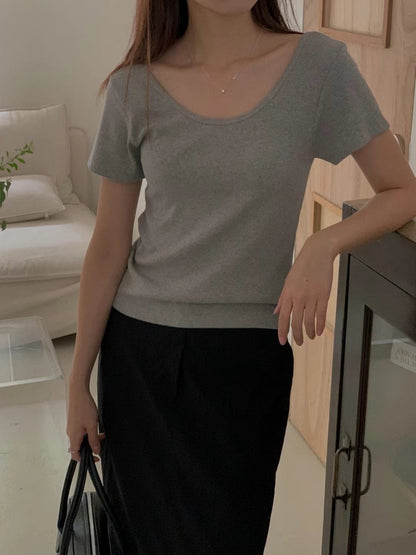 U-neck cropped tee