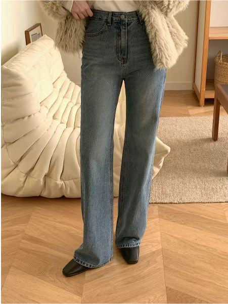 Little bell bottoms jeans